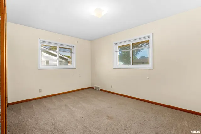 $185,000 | 11 Sandalwood Lane, Bartonville, IL 61607