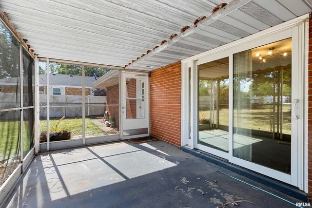 $185,000 | 11 Sandalwood Lane, Bartonville, IL 61607