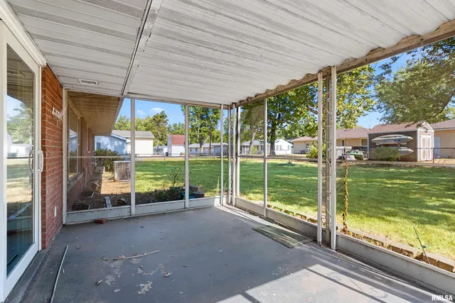 $185,000 | 11 Sandalwood Lane, Bartonville, IL 61607