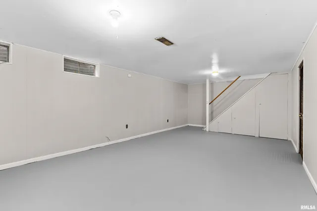 $185,000 | 11 Sandalwood Lane, Bartonville, IL 61607