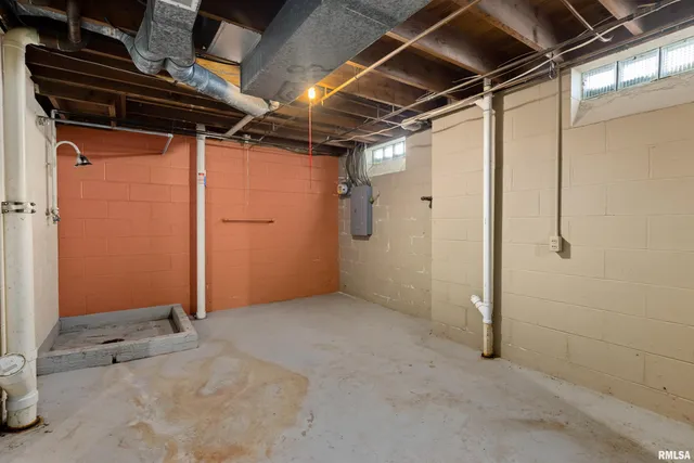 $185,000 | 11 Sandalwood Lane, Bartonville, IL 61607