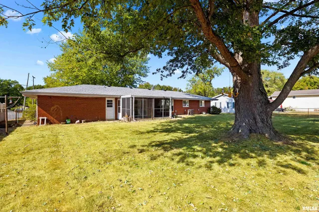 $185,000 | 11 Sandalwood Lane, Bartonville, IL 61607