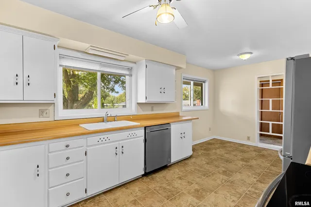 $185,000 | 11 Sandalwood Lane, Bartonville, IL 61607