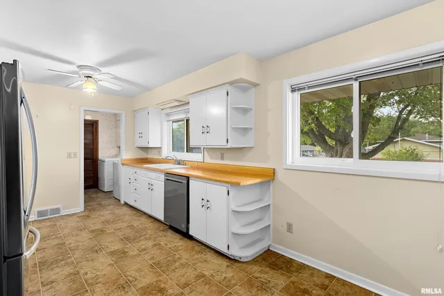 $185,000 | 11 Sandalwood Lane, Bartonville, IL 61607