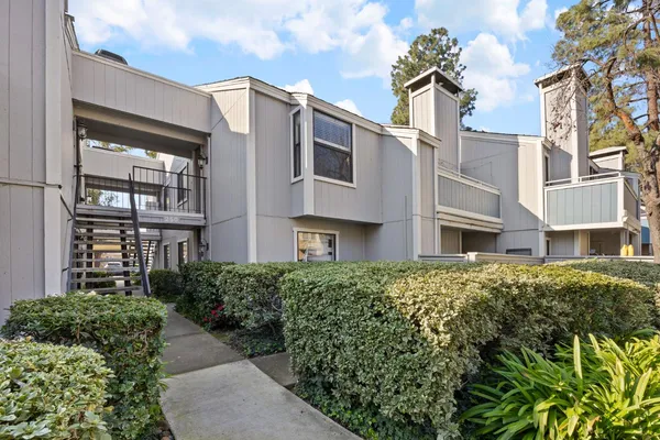 $250,000 | 250 Del Verde Circle, Unit 6, Sacramento, CA 95833