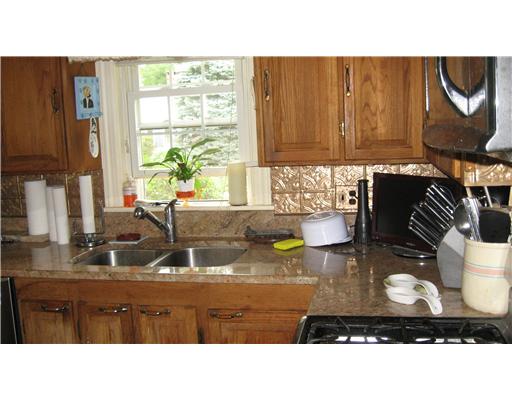 19 Cormier Road Lincoln, RI 02865 - Photo 8 of 10 Kitchen.