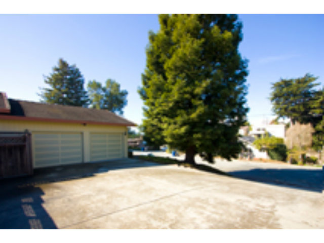 191 Greenbrier Drive Aptos, CA 95003 - Photo 3 of 19 a view of a backyard of the house