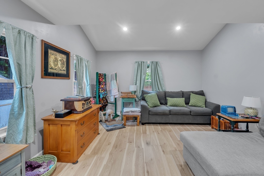 21 Myrtle Avenue Sterling, MA 01564 - Photo 12 of 24