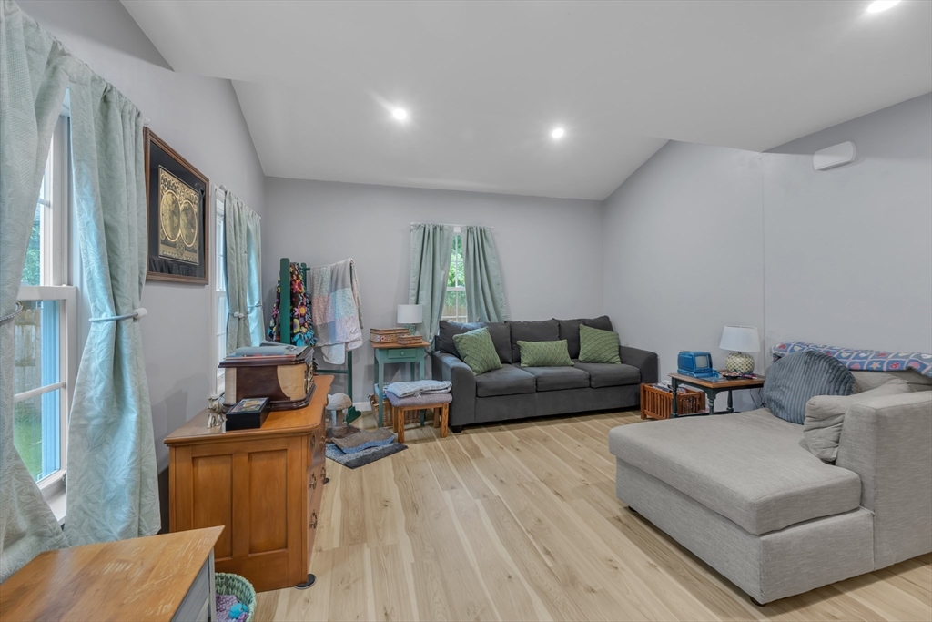 21 Myrtle Avenue Sterling, MA 01564 - Photo 13 of 24