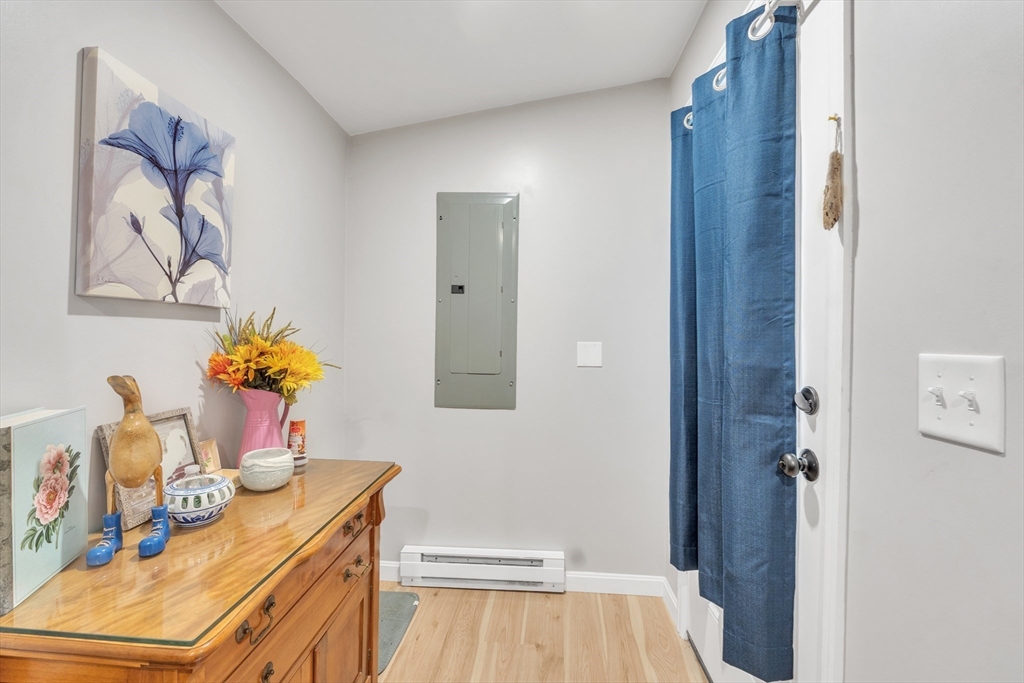 21 Myrtle Avenue Sterling, MA 01564 - Photo 4 of 24