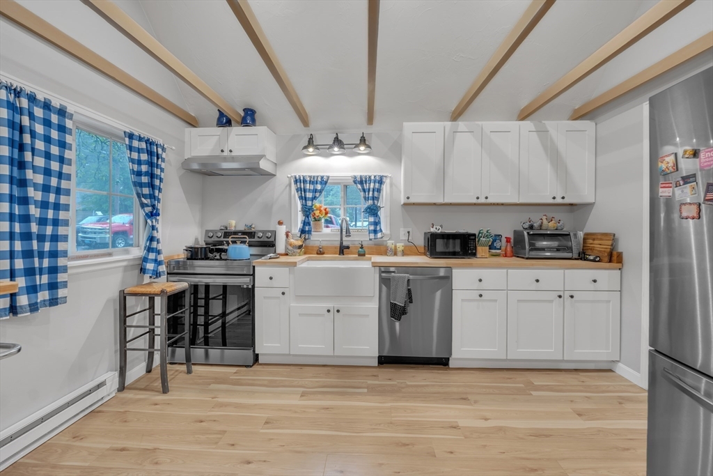 21 Myrtle Avenue Sterling, MA 01564 - Photo 5 of 24