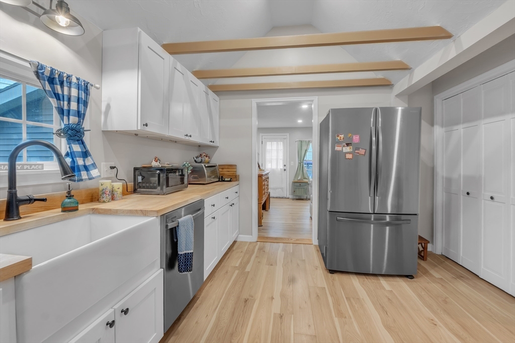 21 Myrtle Avenue Sterling, MA 01564 - Photo 8 of 24