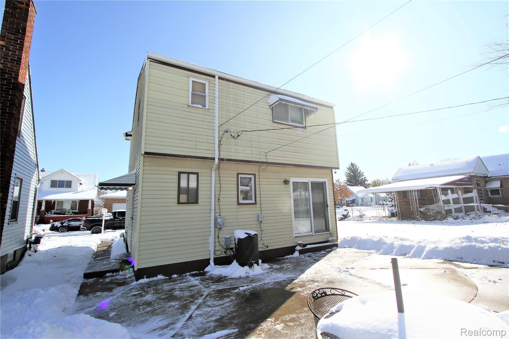 490 Campbell Street River Rouge, MI 48218 - Photo 6 of 30 IMG_5204 (2).JPG