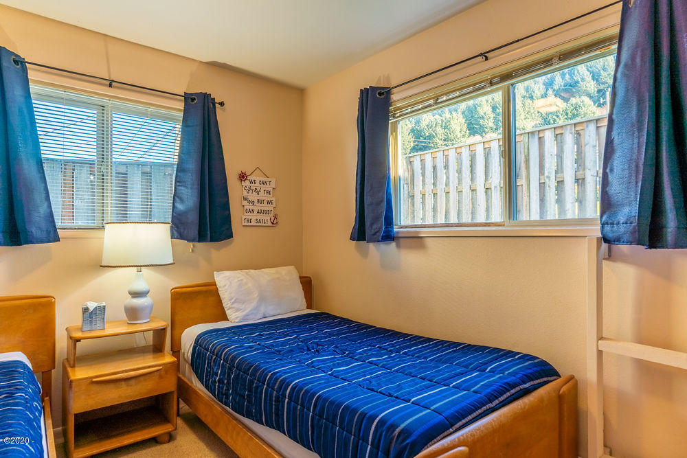 7131 Northeast Logan Road Lincoln City, OR 97367 - Photo 14 of 57 _DSC9465-HDR-SEO-YOUR-IMAGE