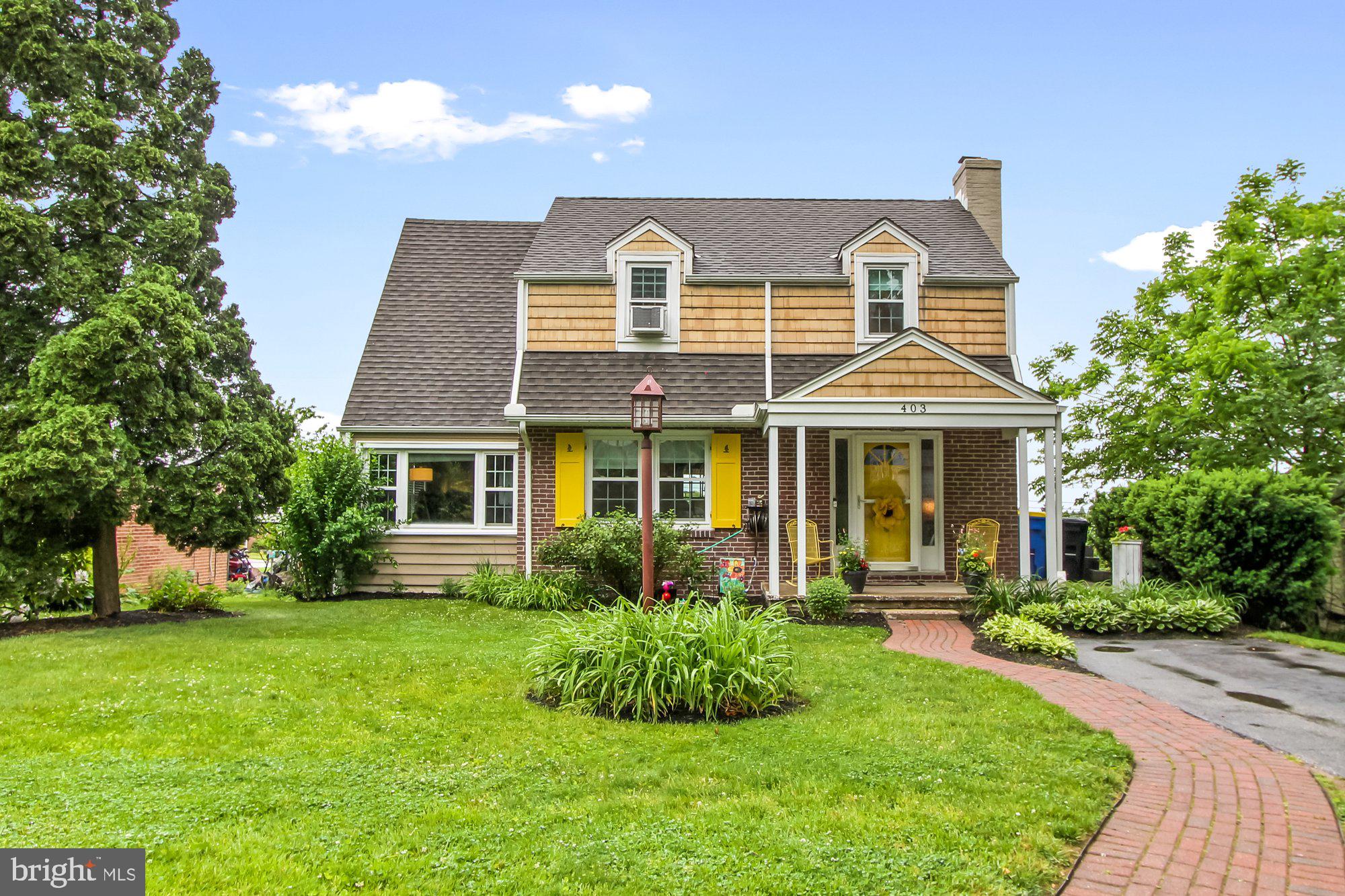 403 Creston Road York, PA 17403 - Photo 1 of 28 Gallery Image 1