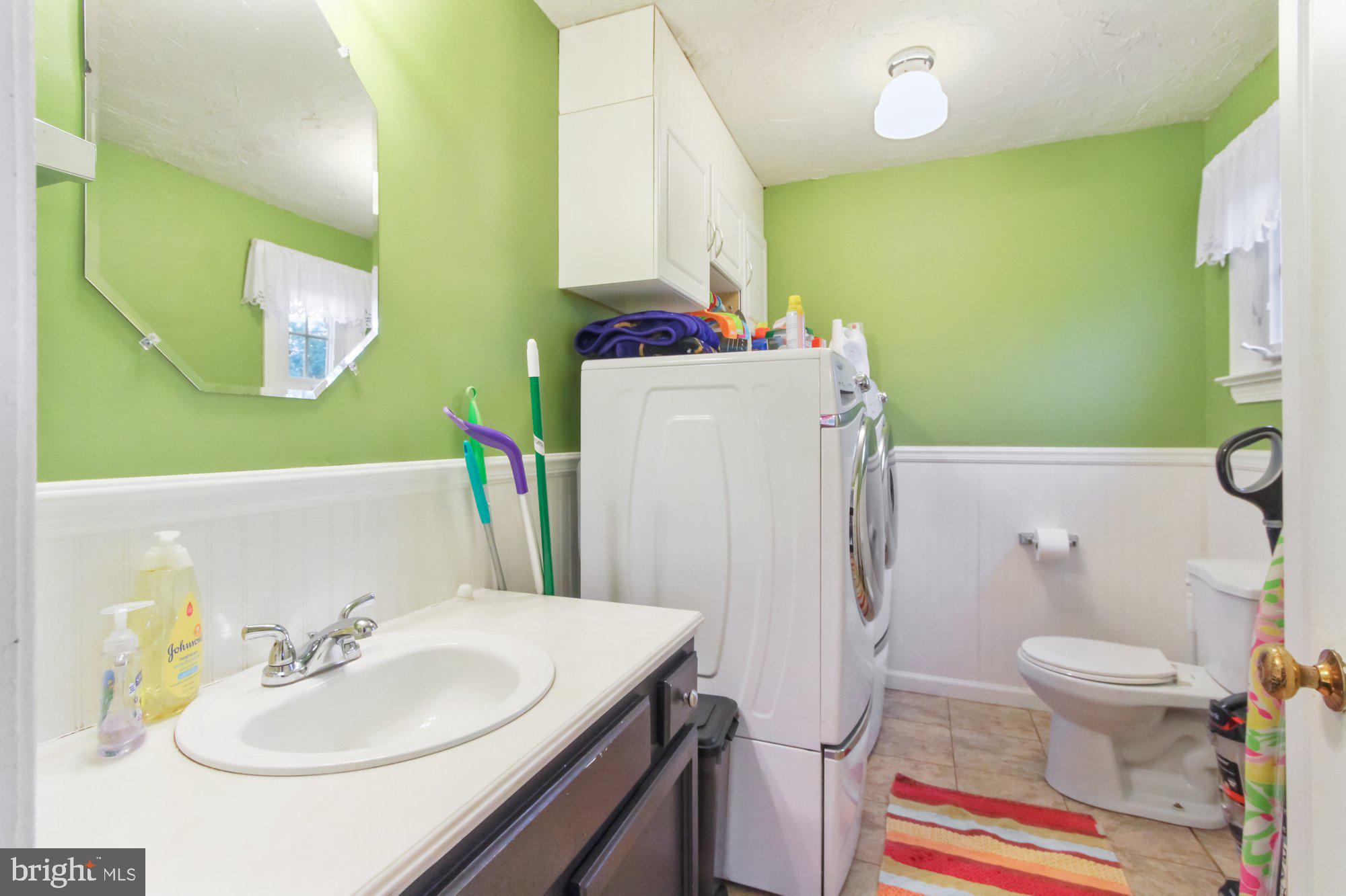 403 Creston Road York, PA 17403 - Photo 11 of 28 Gallery Image 11