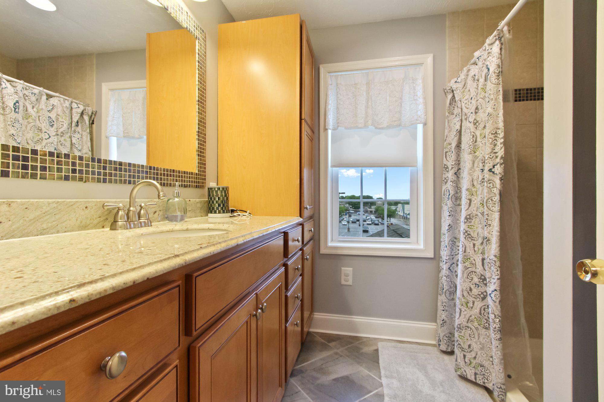 403 Creston Road York, PA 17403 - Photo 20 of 28 Gallery Image 20