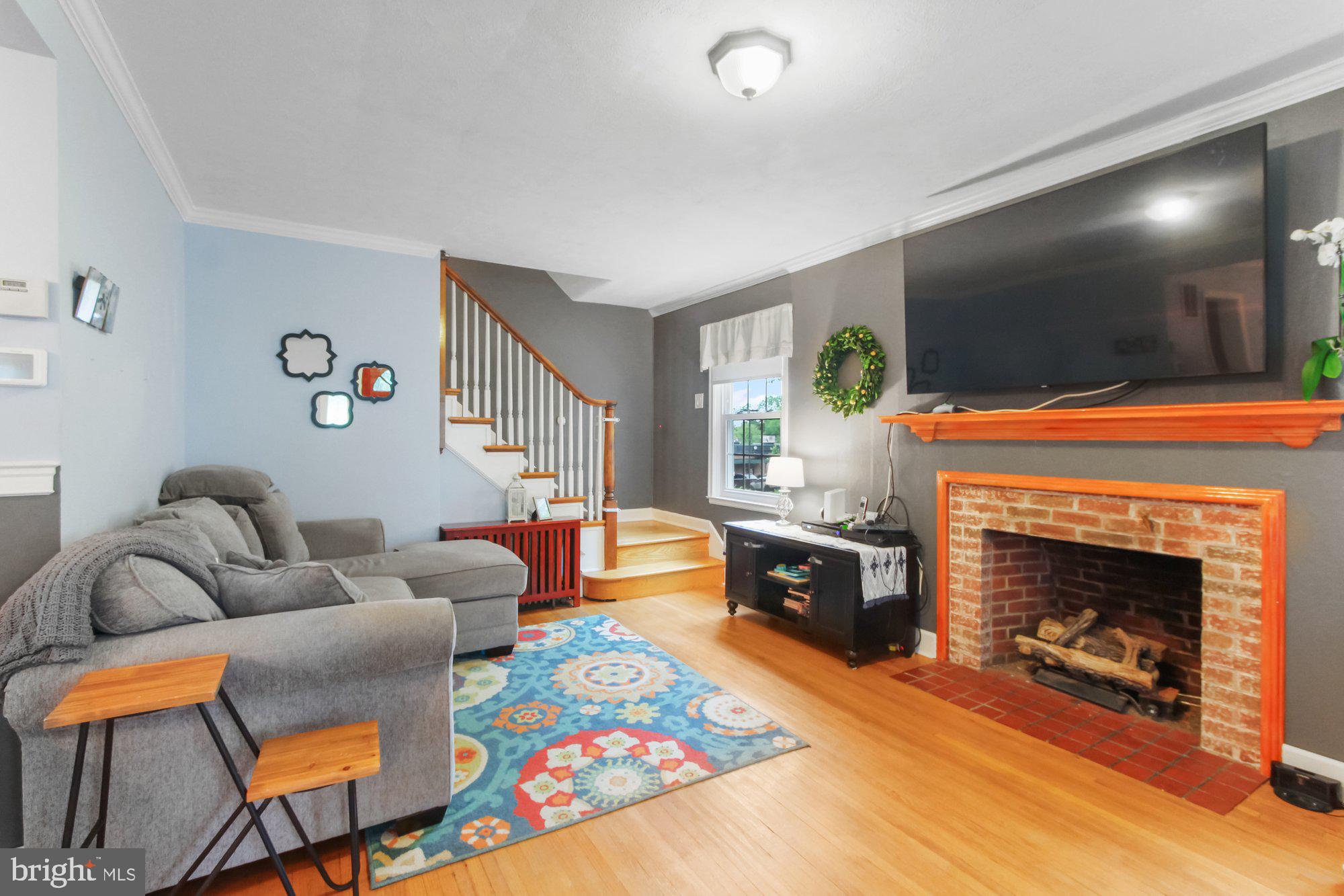 403 Creston Road York, PA 17403 - Photo 3 of 28 Gallery Image 3