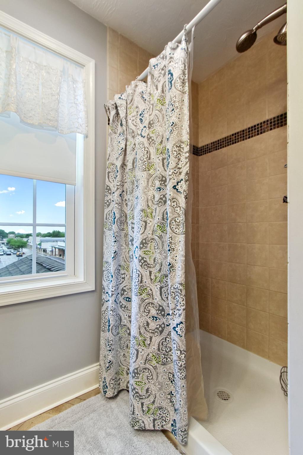 403 Creston Road York, PA 17403 - Photo 21 of 28 Gallery Image 21