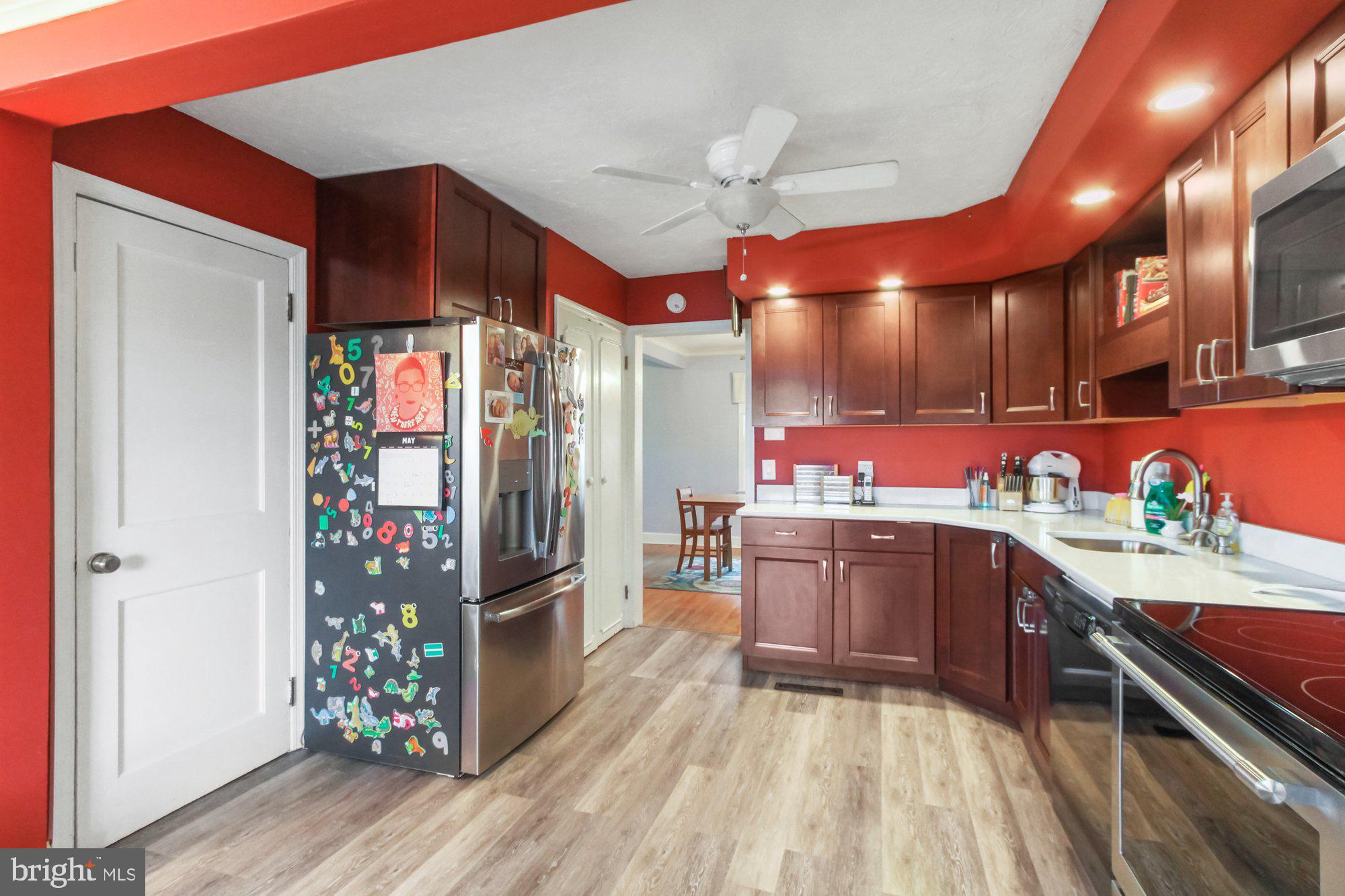 403 Creston Road York, PA 17403 - Photo 8 of 28 Gallery Image 8