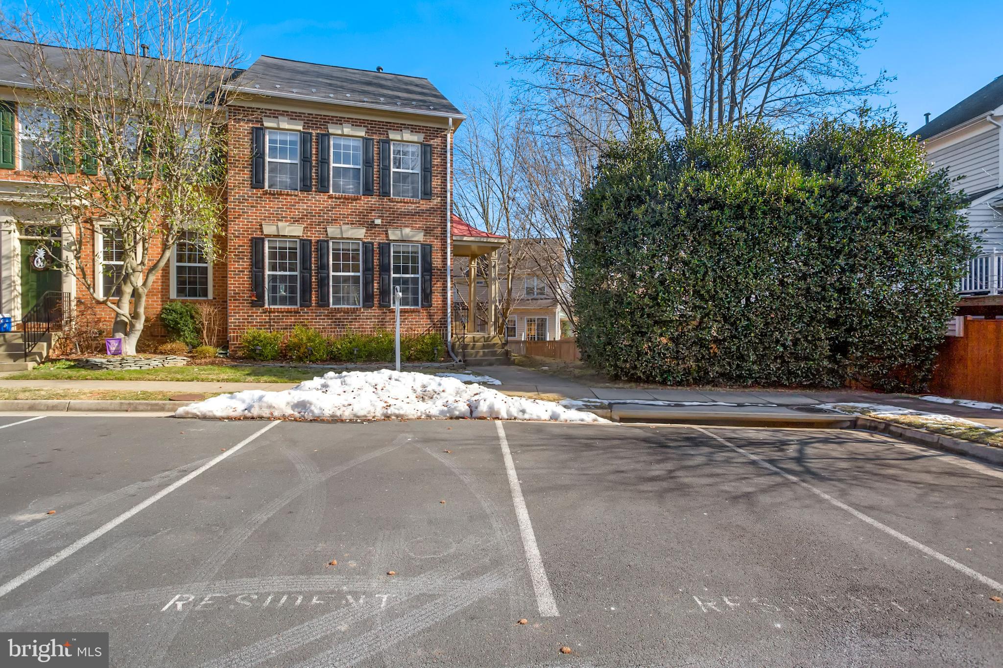1219 Heritage Commons Court Reston, VA 20194 - Photo 2 of 38 Gallery Image 2