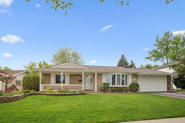 $549,900 | 495 Kinkaid Court, Des Plaines, IL 60016