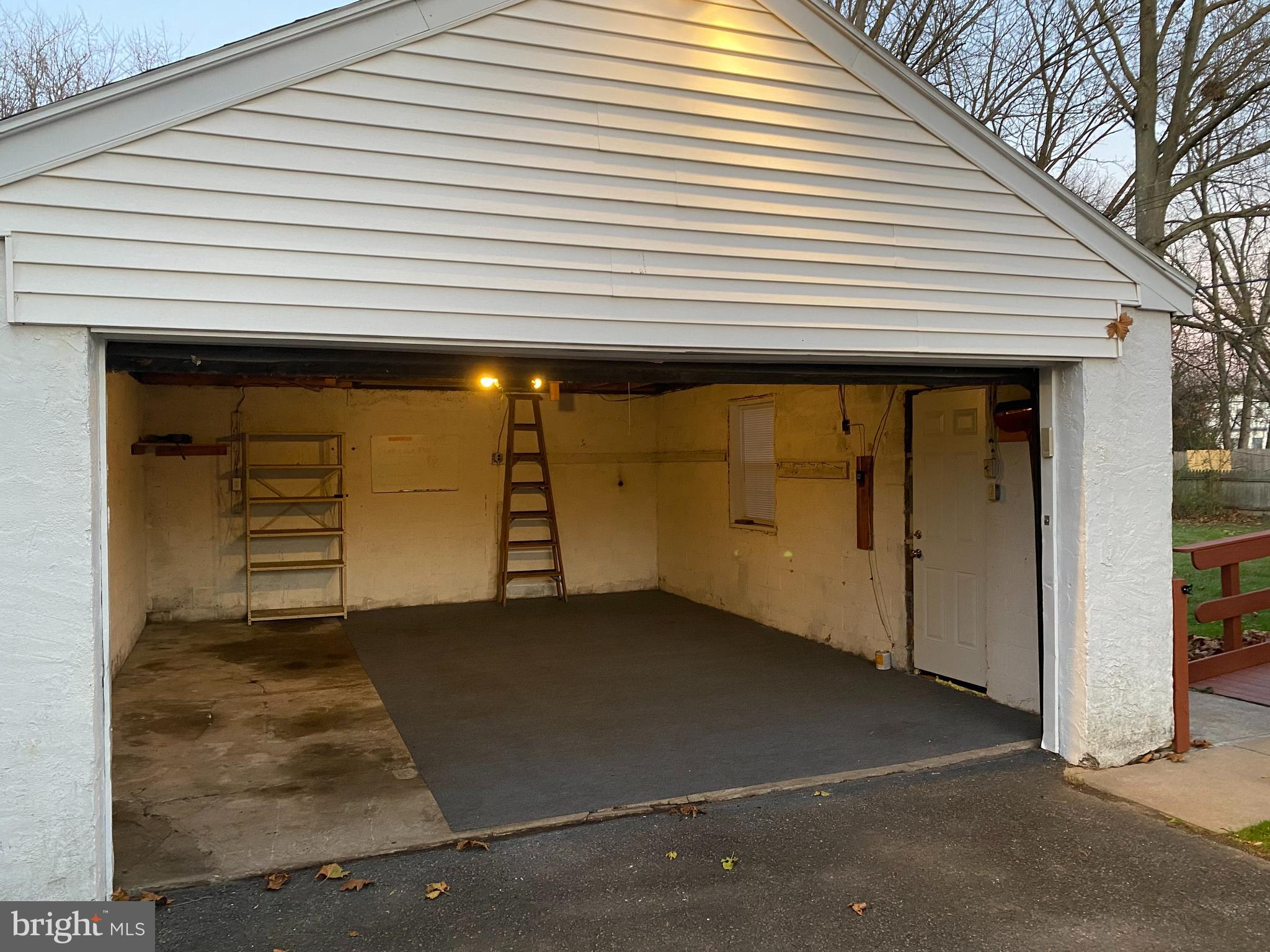 1171 West County Line Road Hatboro, PA 19040 - Photo 4 of 22 a view of a porch