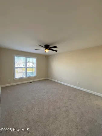 $1,895 | 696 East Main Street, Winterville, NC 28590