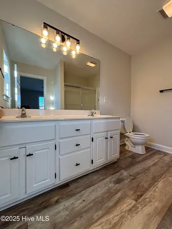 $1,895 | 696 East Main Street, Winterville, NC 28590