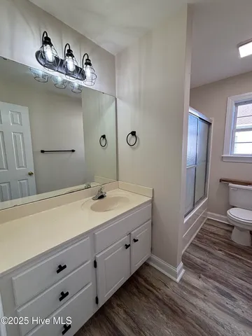 $1,895 | 696 East Main Street, Winterville, NC 28590