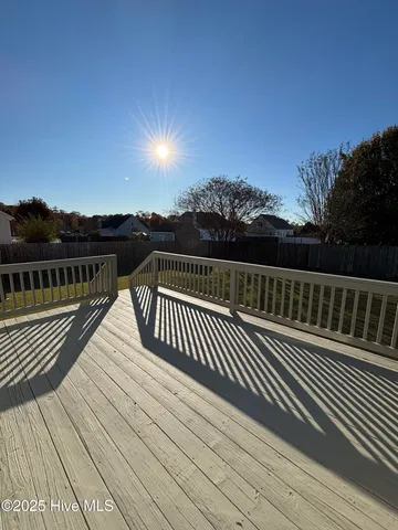 $1,895 | 696 East Main Street, Winterville, NC 28590