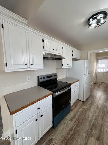 $1,895 | 696 East Main Street, Winterville, NC 28590