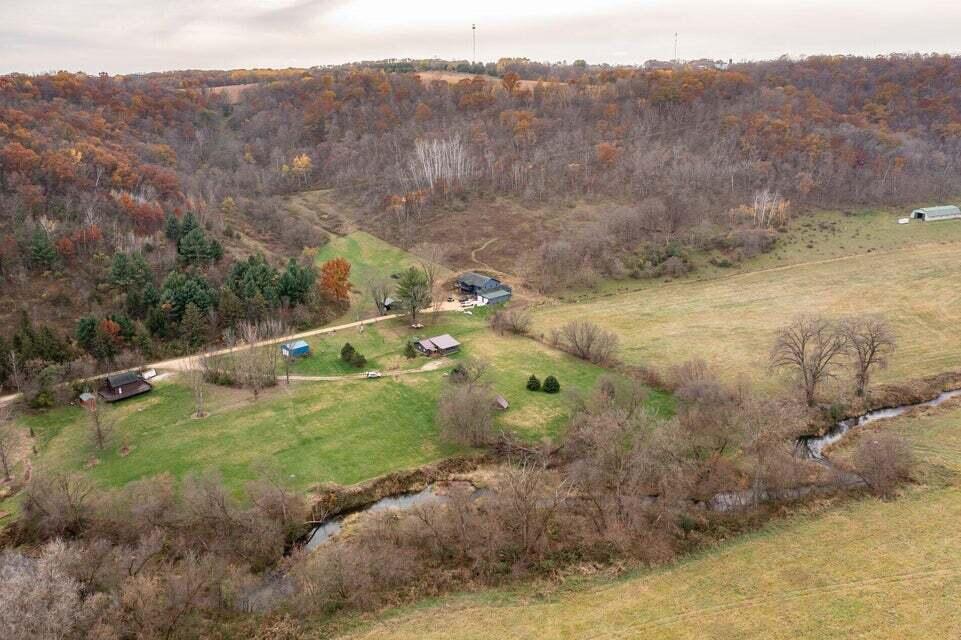 865 Highway 61 Readstown, WI 54652 - Photo 7 of 26 20251030154305479724000000-o