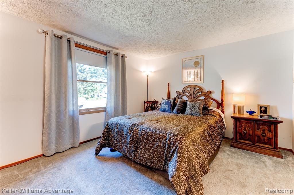 1605 Clark Lake Road Brighton, MI 48114 - Photo 15 of 33 Gallery Image 15