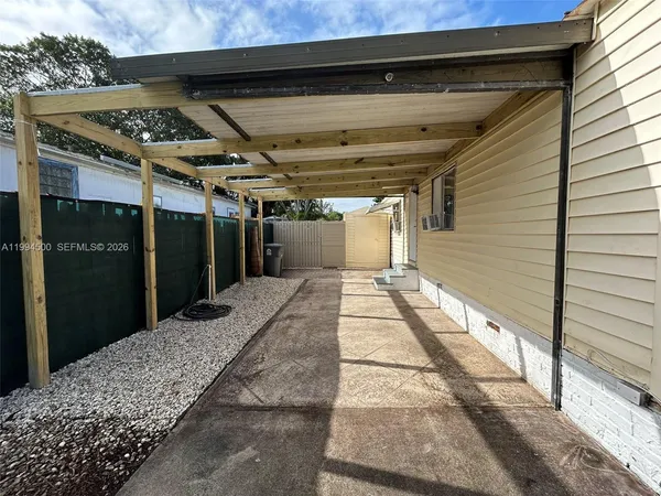 $2,200 | 11942 North Branch Road, Boca Raton, FL 33428