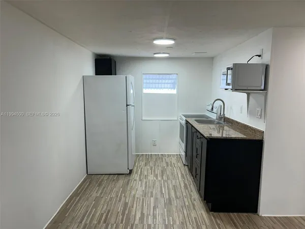 $2,200 | 11942 North Branch Road, Boca Raton, FL 33428