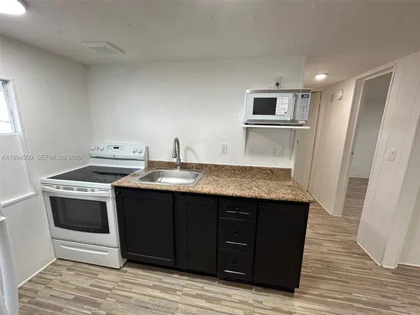 $2,200 | 11942 North Branch Road, Boca Raton, FL 33428
