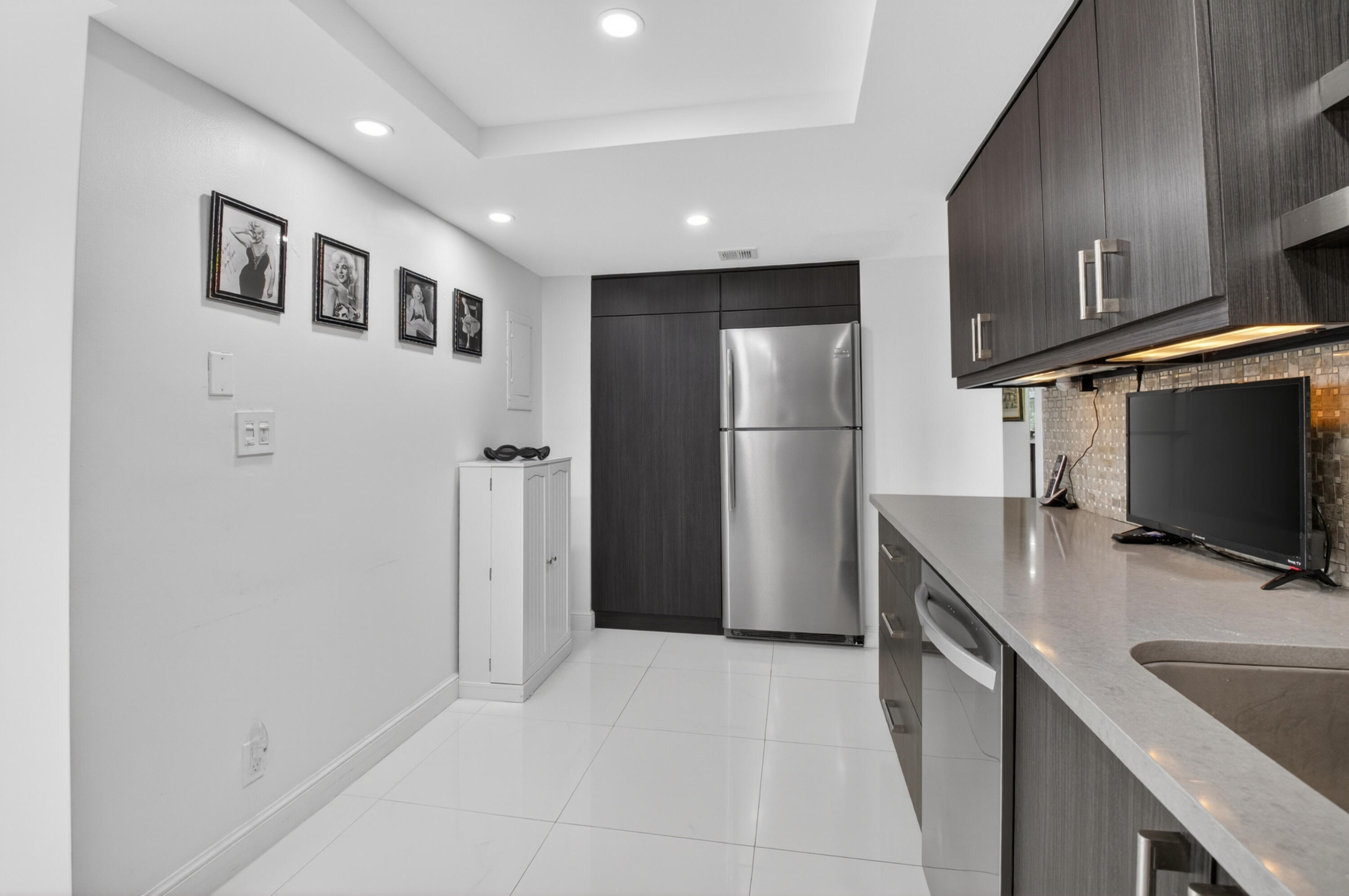 7738 Lakeside Boulevard, Unit 334 Boca Raton, FL 33434 - Photo 20 of 61 KITCHEN