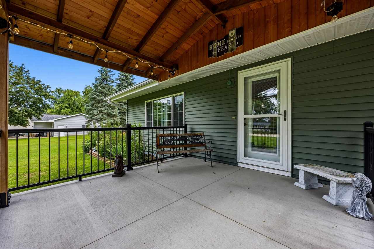 148 Delhi Road Manchester, IA 52057 - Photo 2 of 36 Gallery Image 2