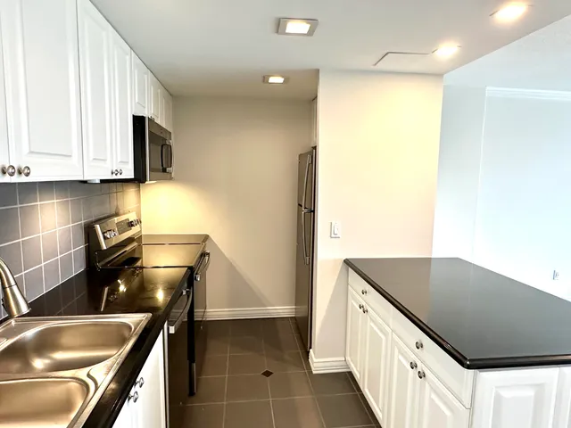 $2,545 | 555 South Old Woodward Avenue, Unit 504, Birmingham, MI 48009