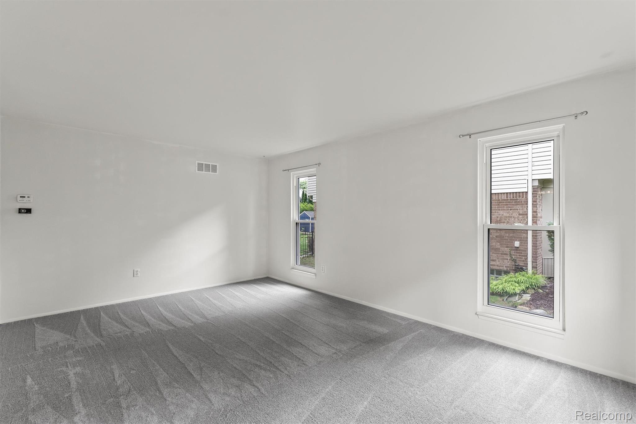 2118 Rutgers Drive Troy, MI 48085 - Photo 7 of 39 Empty room