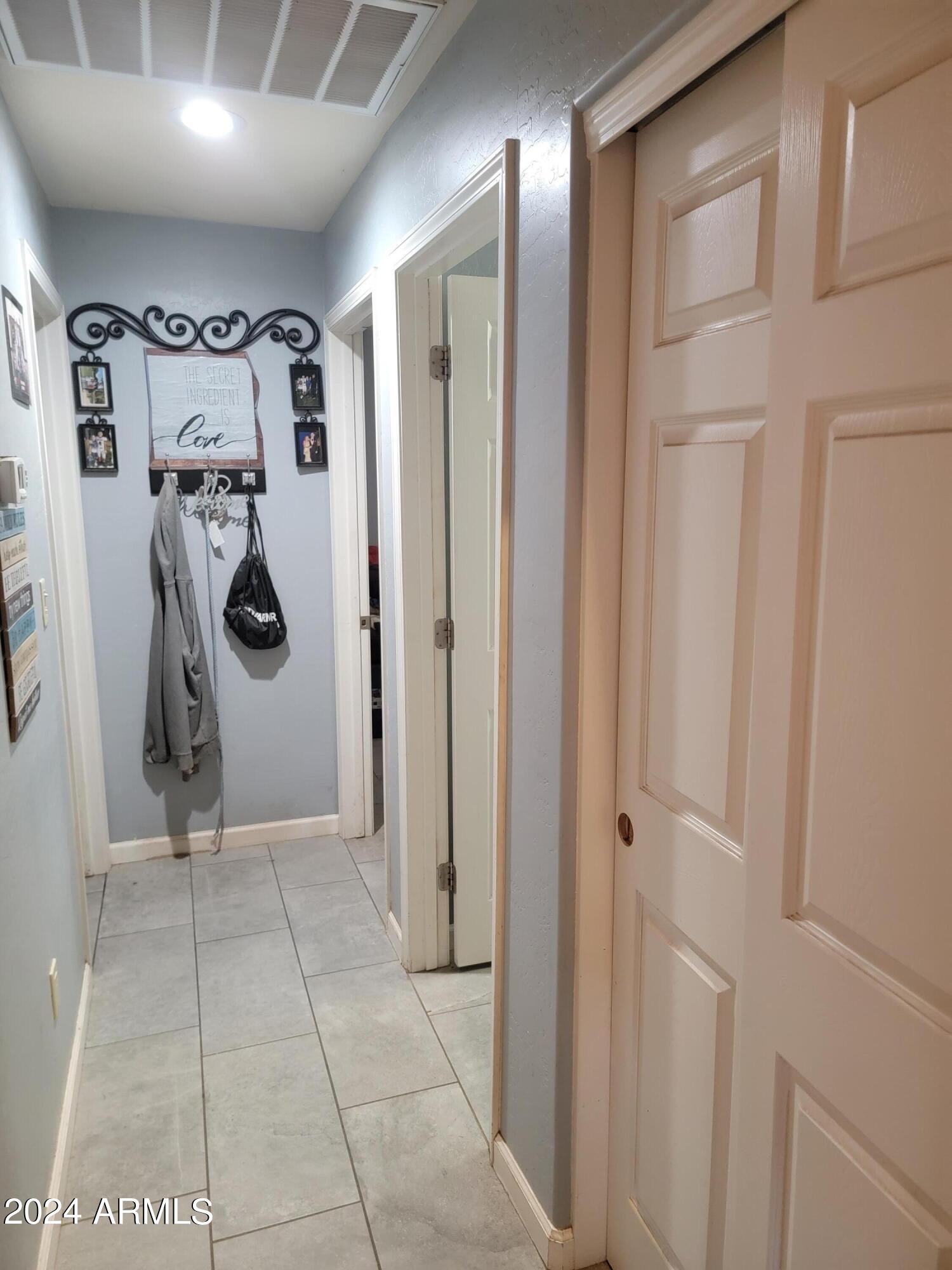 428 Ivanhoe Road Kearny, AZ 85137 - Photo 11 of 24 Hallway