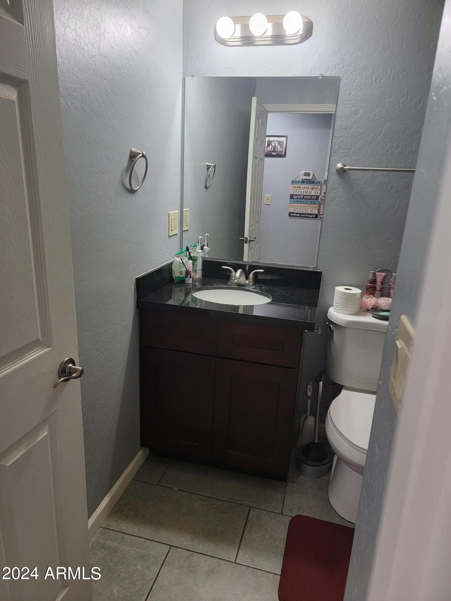 428 Ivanhoe Road Kearny, AZ 85137 - Photo 19 of 24 bathroom 2v2
