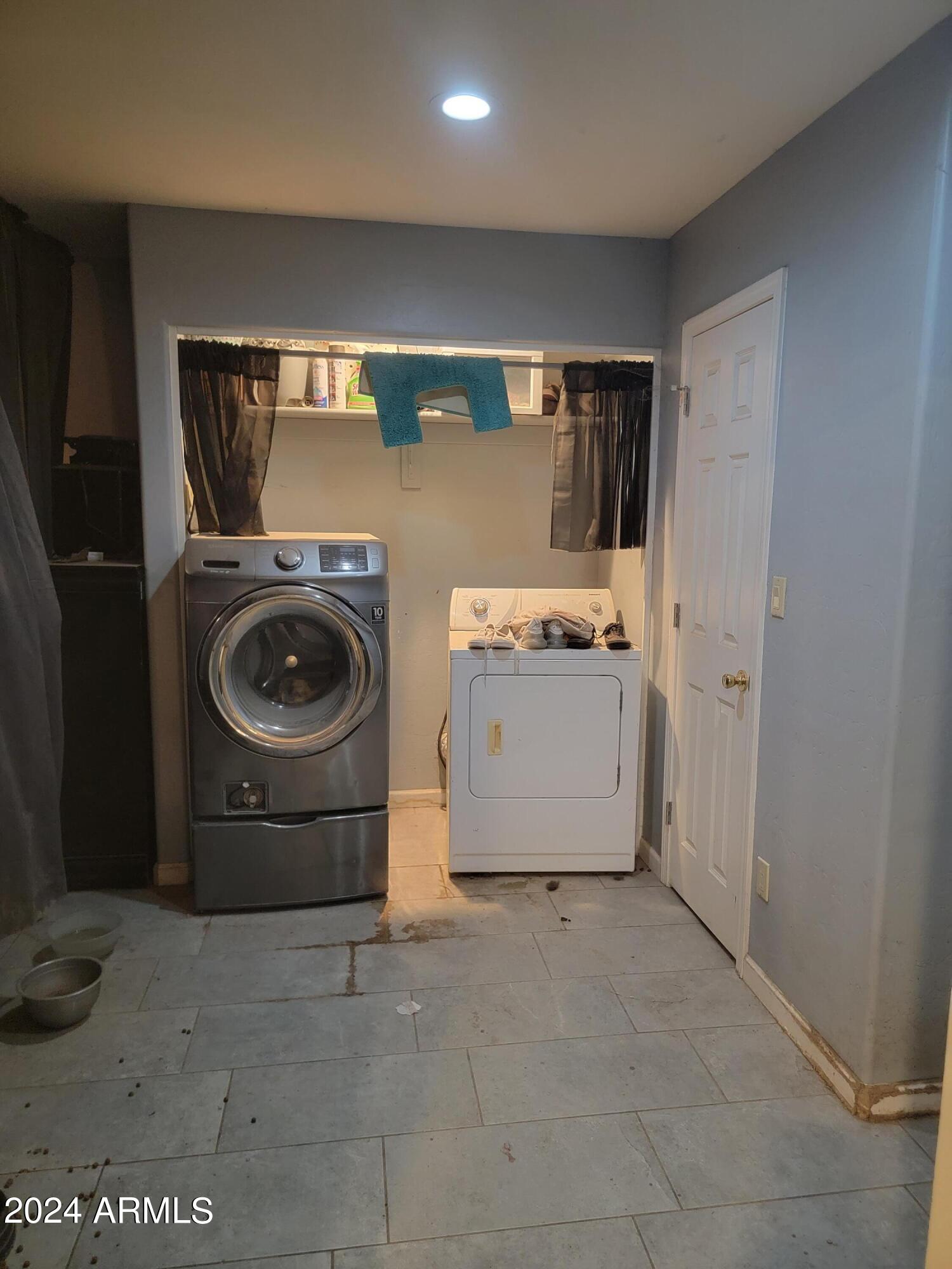 428 Ivanhoe Road Kearny, AZ 85137 - Photo 21 of 24 laundry