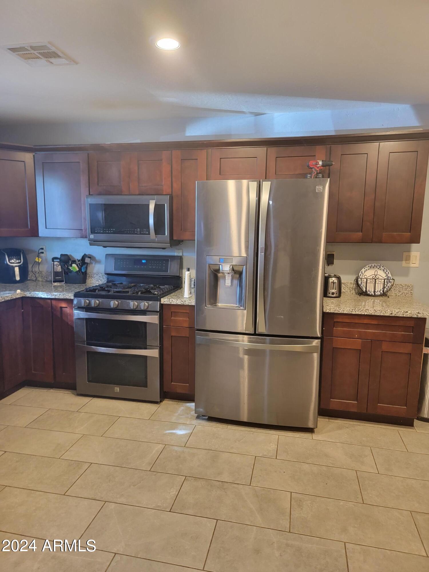 428 Ivanhoe Road Kearny, AZ 85137 - Photo 4 of 24 kitchen v2
