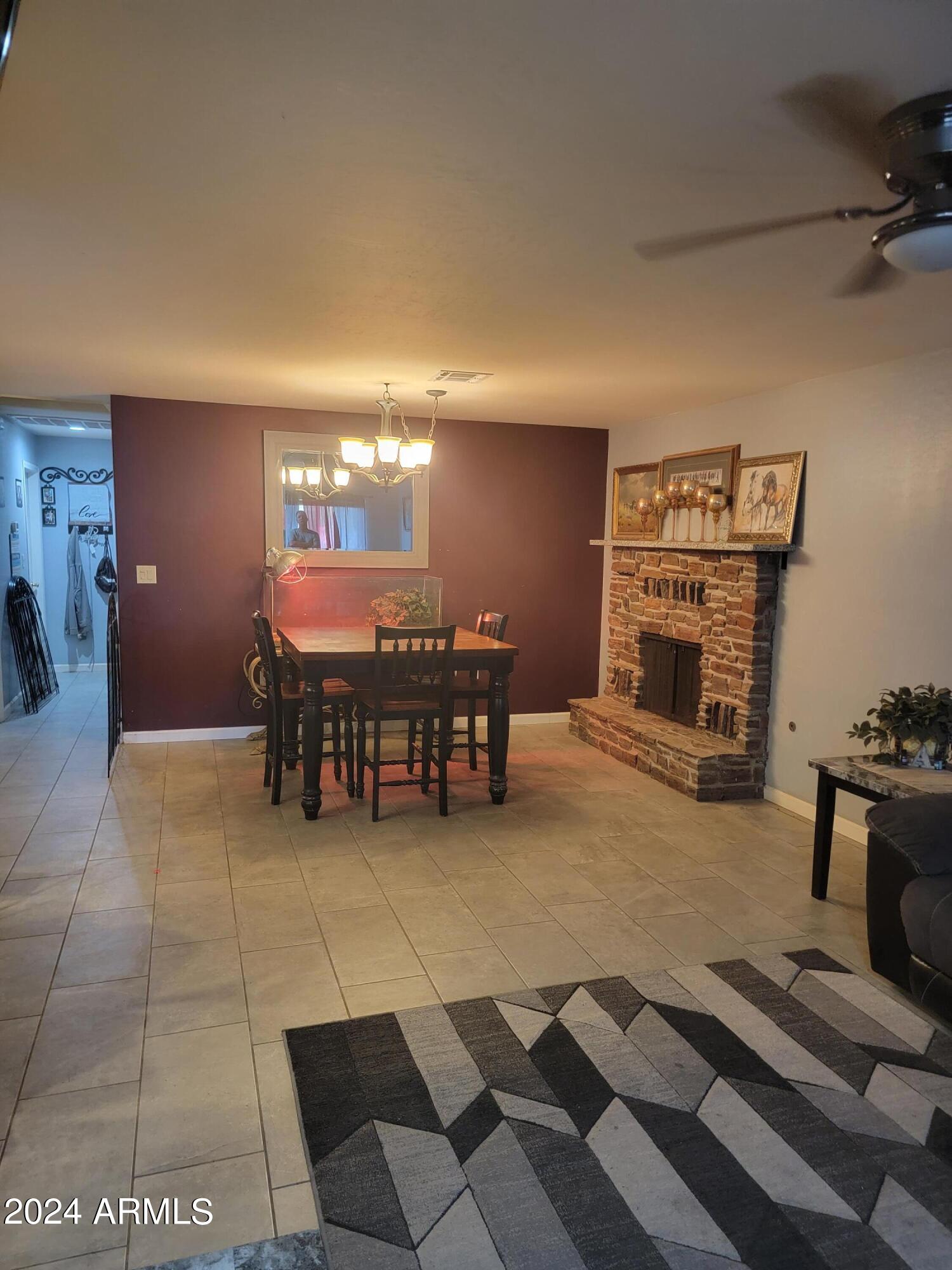 428 Ivanhoe Road Kearny, AZ 85137 - Photo 8 of 24 living:dining room