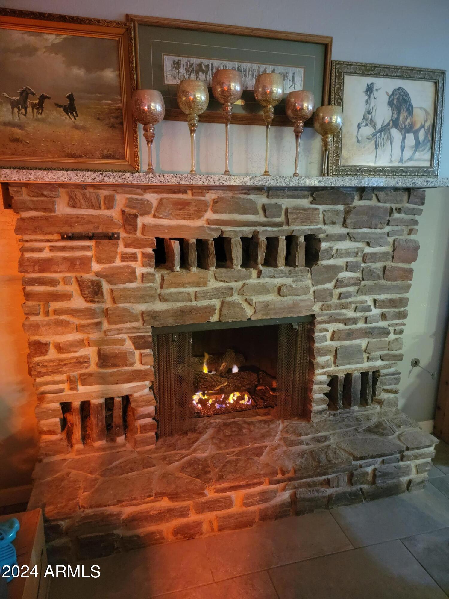 428 Ivanhoe Road Kearny, AZ 85137 - Photo 9 of 24 Fireplace v2