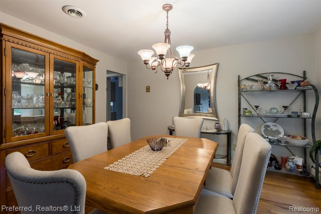 40825 Harris Road Belleville, MI 48111 - Photo 6 of 36