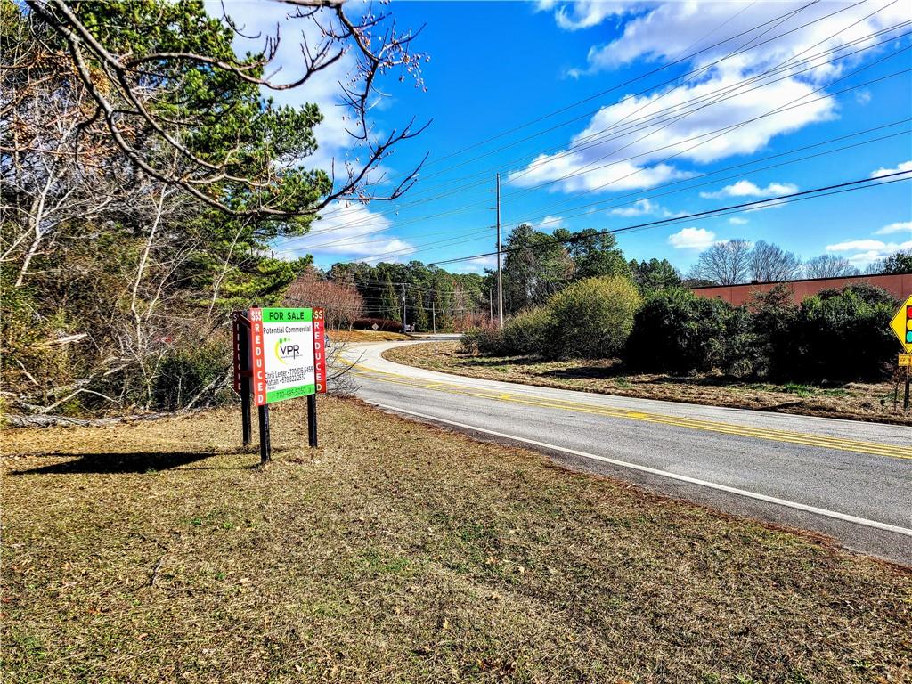 192 Old Peachtree Road Northeast Suwanee, GA 30024 - Photo 9 of 10 a view of street with small yard