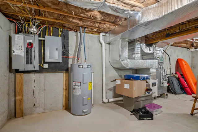 $575,000 | 153 Wauregan Road, Canterbury, CT 06331